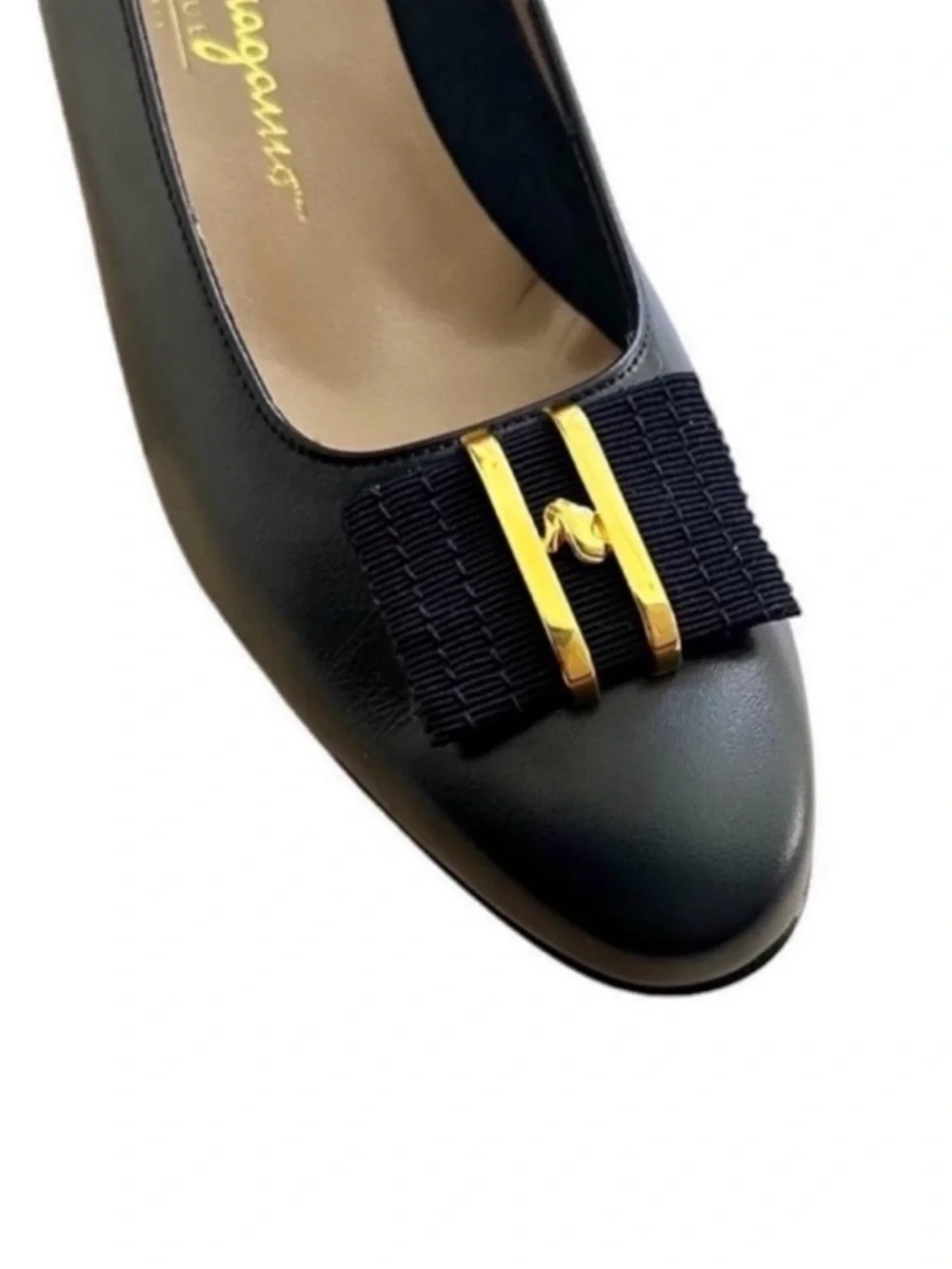 Salvatore Ferragamo Boutique Navy Blue Vara Bow Leather Pumps Size 8AA